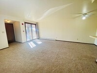 Building Photo - Spacious 1 Bedroom 1 Bath Upper Apartment Available Now!