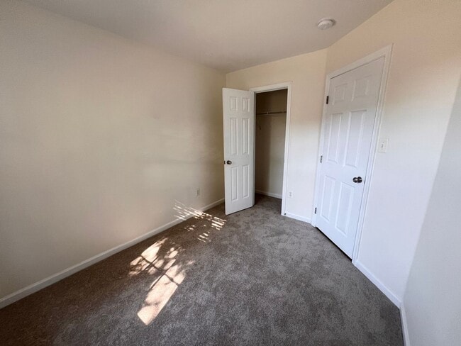 Building Photo - 357 Rolkin Rd