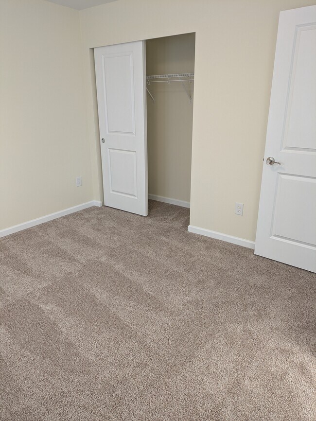 Building Photo - 27333 15th Ct S