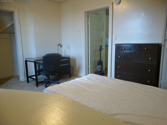 Building Photo - 113 Comstock Pl