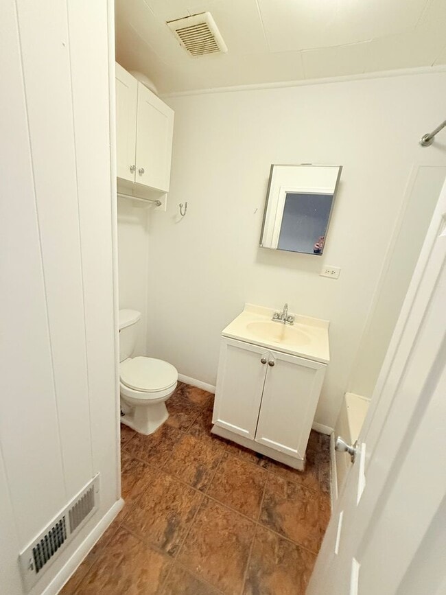 Building Photo - 5BR / 2.5 BA Home – Charles Village – $2,295/mo