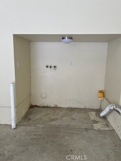 Building Photo - 1911 Tanglewood Dr