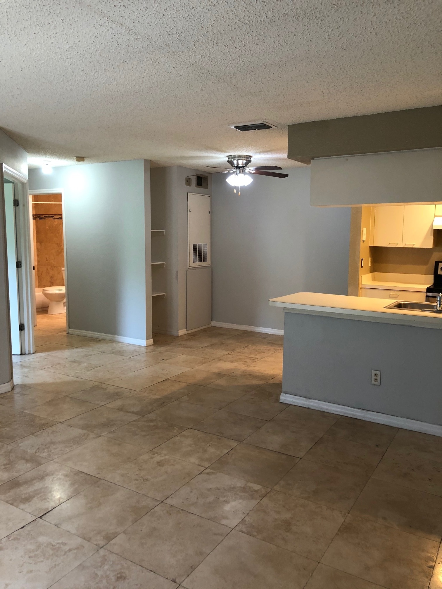 Building Photo - 2550 N Alafaya Trl