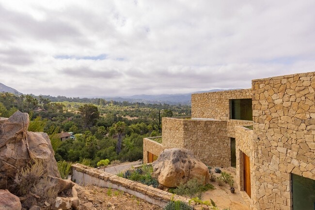 Building Photo - Masterpiece on a hill