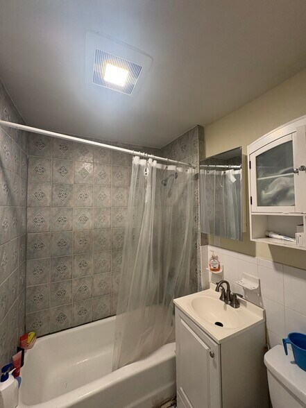 Building Photo - 237 Tremont St