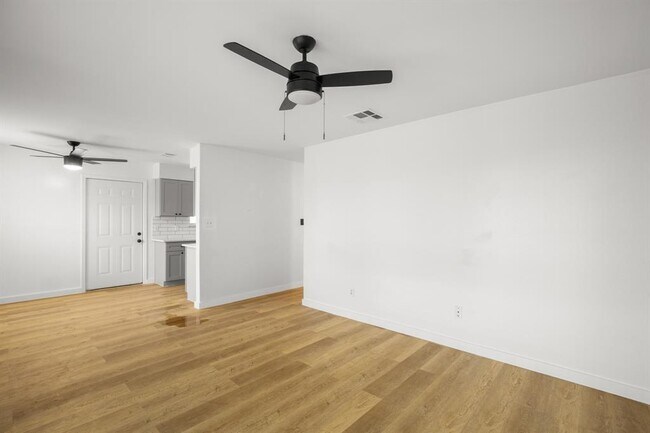 Building Photo - 1317 Mckie Cove