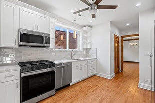 Building Photo - 5851 N Virginia Ave