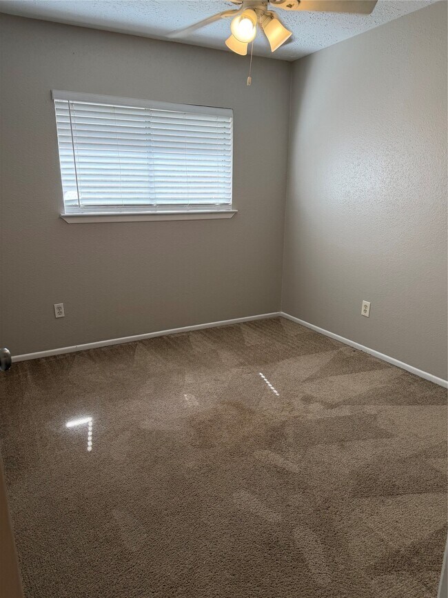 Building Photo - 10126 Fernstone Ln