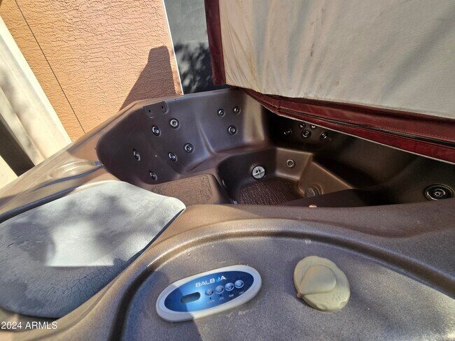 Building Photo - 913 W Sun Coast Dr