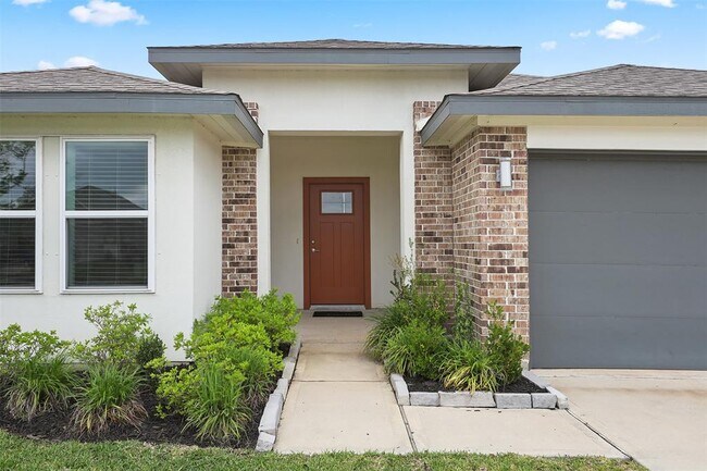 Primary Photo - 2709 Golden Palms Ln