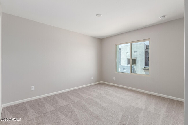 Building Photo - 733 E Commonwealth Ave