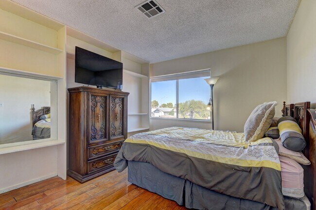 Building Photo - Discover this 4-bedroom, 2.5-bath historic beauty in the heart of Spring Valley, where Old Vegas ...