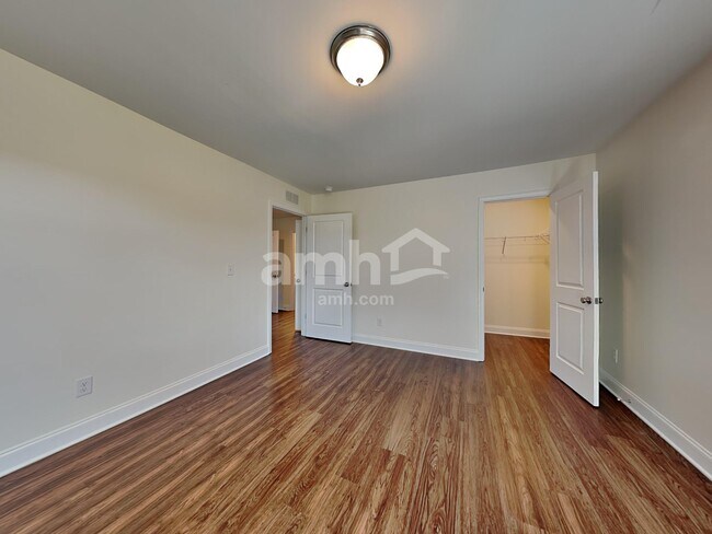 Building Photo - 120 Cairo Ct