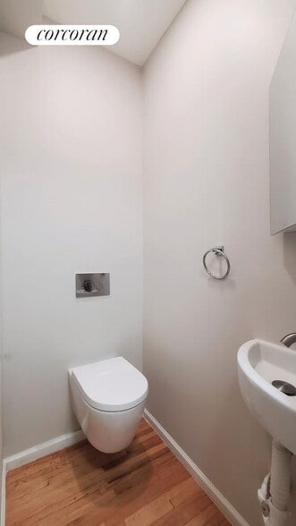 Building Photo - 306 W 51st St