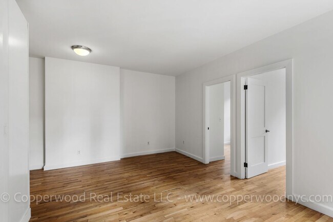 Interior Photo - 315 East 84th St