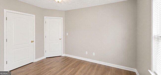 Building Photo - 346 Summer Hill Cir
