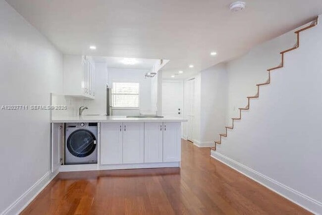 Building Photo - 4600 SW 67th Ave