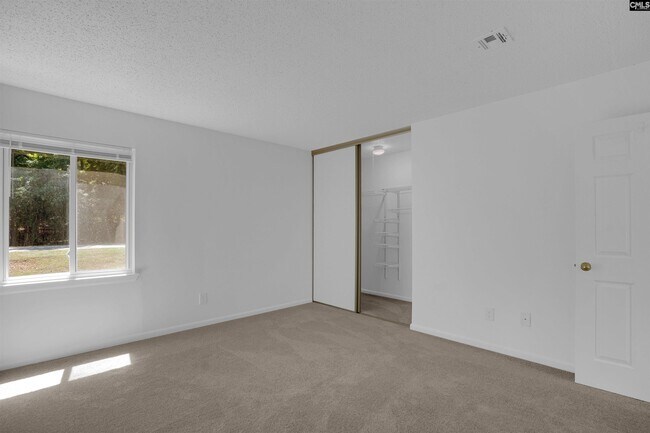 Building Photo - 301 Harbor Heights Dr