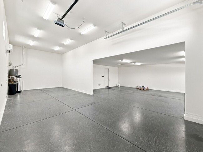 Building Photo - Luxury SMART HOME For Rent!