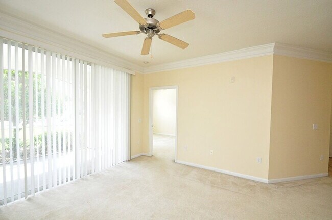 Building Photo - 12861 Madison Pointe Cir