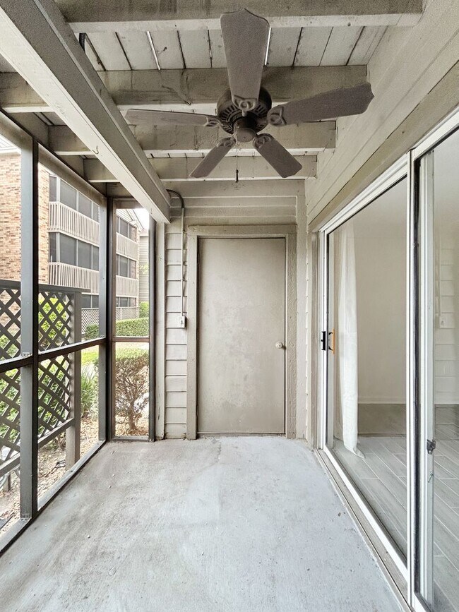 Building Photo - 2500 Winding Creek Blvd