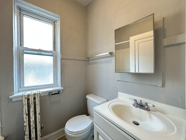 Building Photo - 2832 N Burling