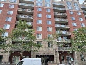 Building Photo - 820 N Pollard St