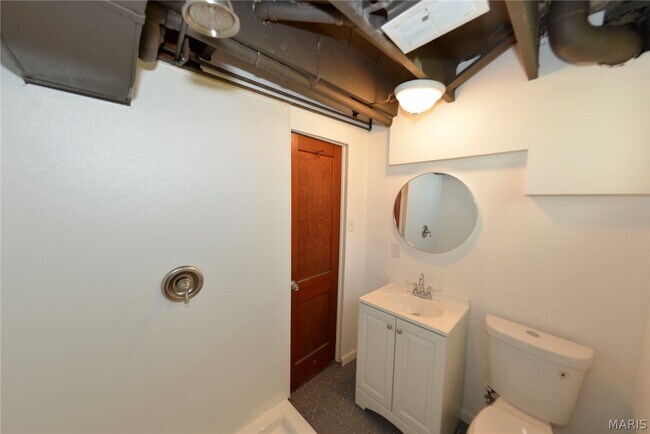 Building Photo - 1005 Hawthorn Ave