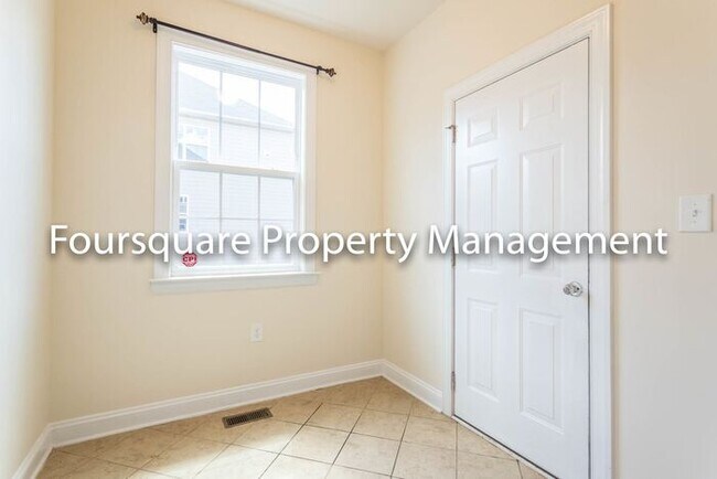 Building Photo - Single Family Home |1st Floor- Guest Suite...