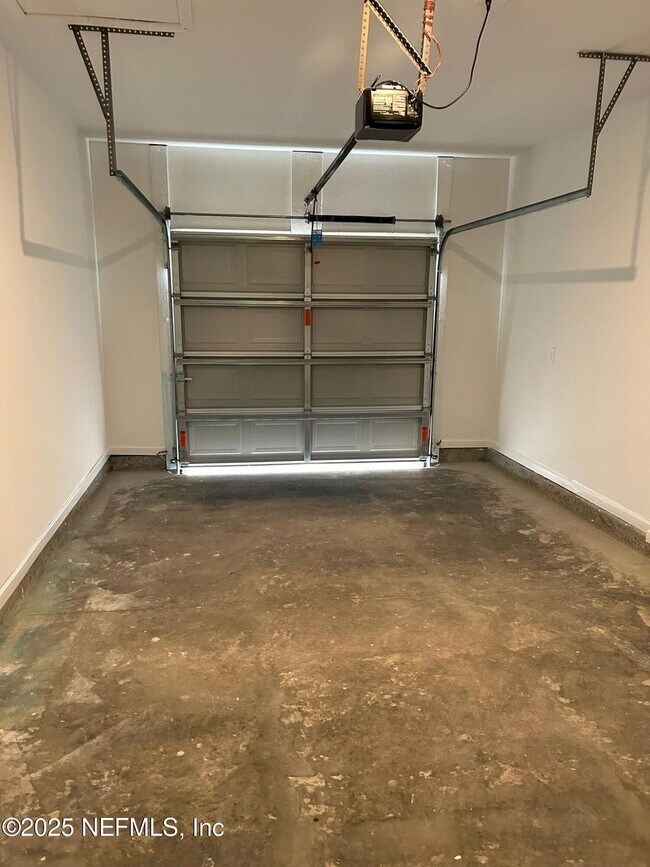 Building Photo - 206 Tidal Bch Ave