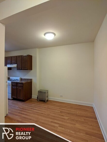 Building Photo - 2600 N Kimball Ave