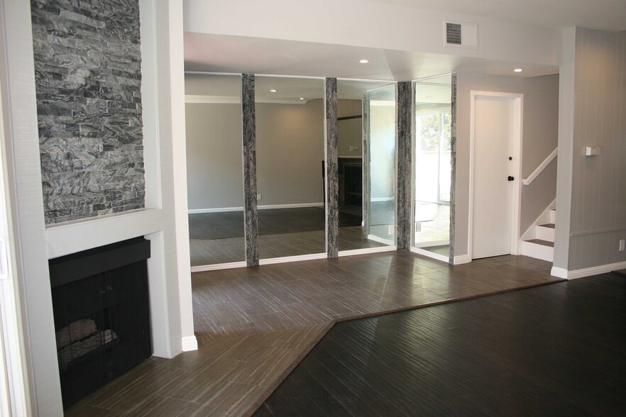 Building Photo - 13065 Mindanao Way