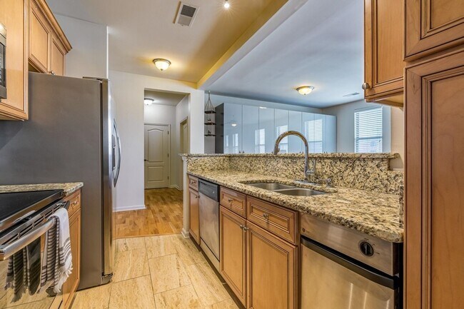 Building Photo - Fully Furnished Gorgeous Downtown 2 Bedroom Condominium - Full Furnished