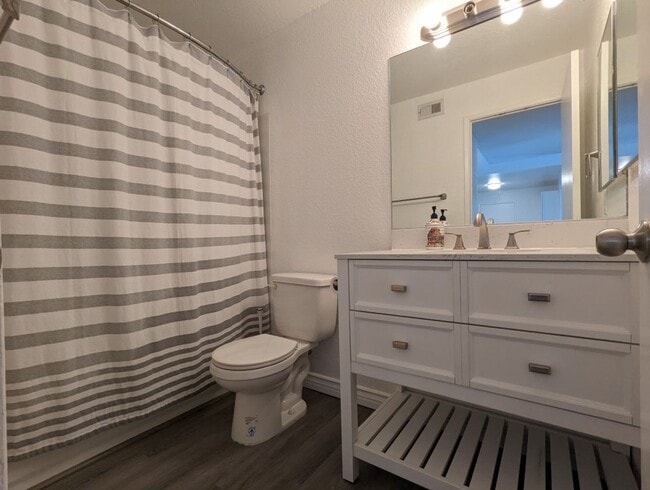 Building Photo - 240 Mission Catalina Ln