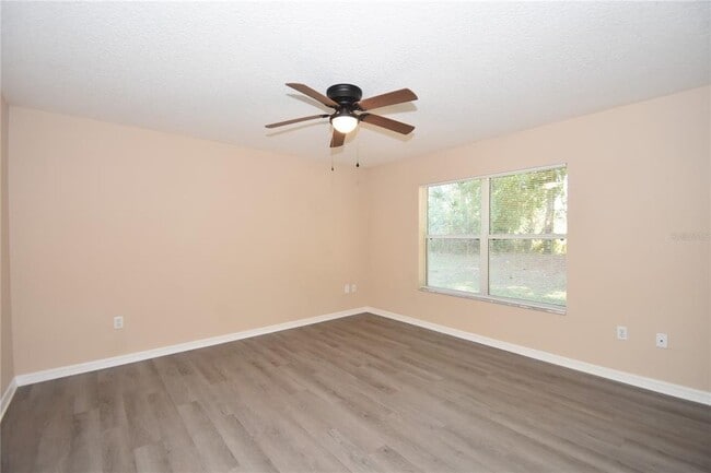 Building Photo - 8 Regency Dr