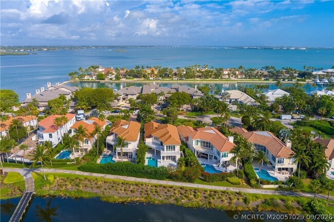Building Photo - 6530 SE South Marina Way