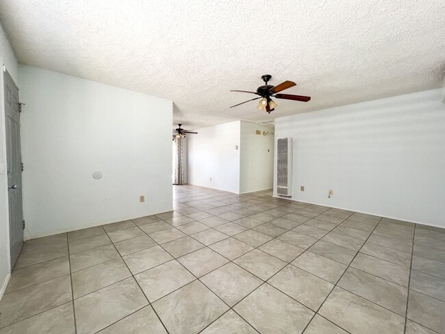 Building Photo - 3 Bedroom Home in 29 Palms