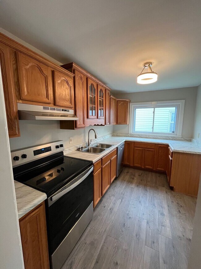 Building Photo - Newly Renovated Single-Family Home in Wash...