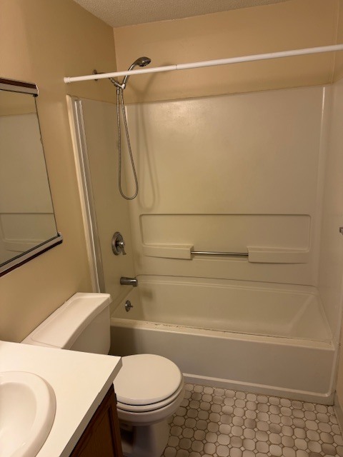 Building Photo - 655 Talcottville Rd