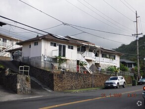 Building Photo - Palolo Duplex  3/1.5/1