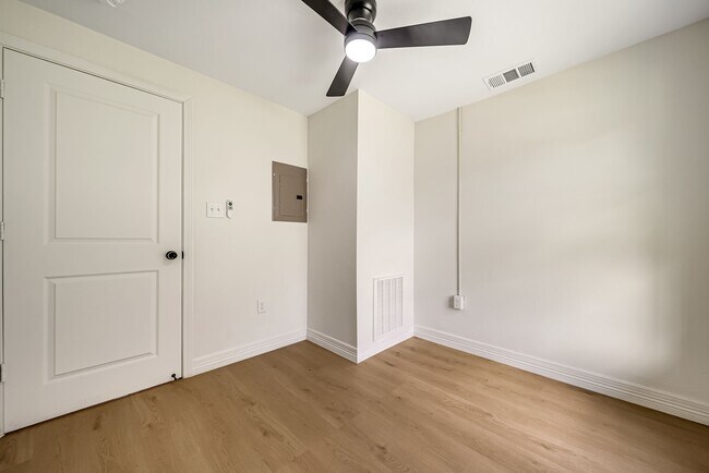 Building Photo - 411 Ave A