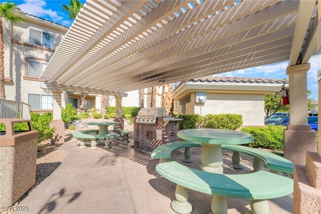Building Photo - 7115 S Durango Dr