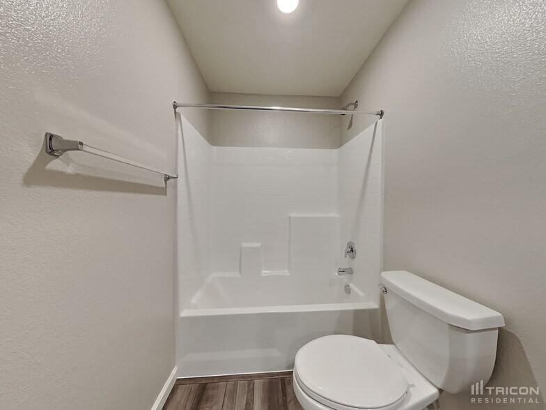 Building Photo - 8960 Elk Ravine Dr