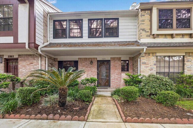 Building Photo - 1323 Reddleshire Ln