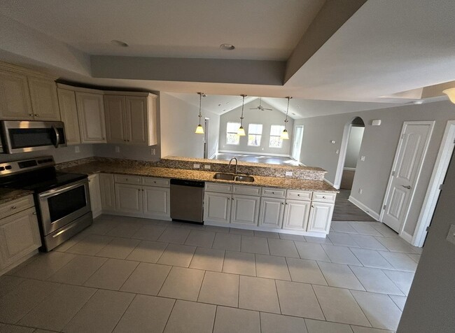 Building Photo - 1834 Fairwinds Dr