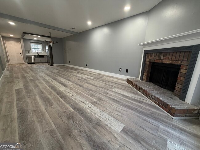 Building Photo - 5505 Park Pl S