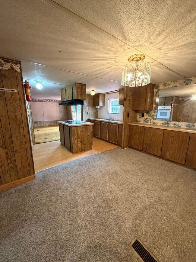 Building Photo - 113 Bream Ave