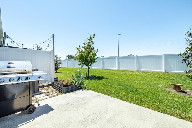 Building Photo - 7069 Woodchase Glen Dr