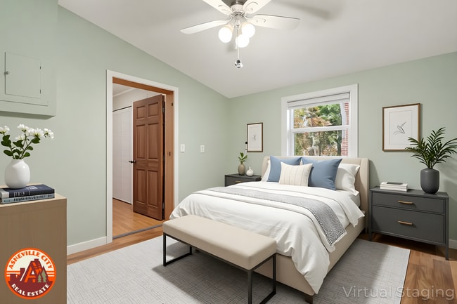 Building Photo - Rare 1-Bedroom in Fairview with Bonus Room...