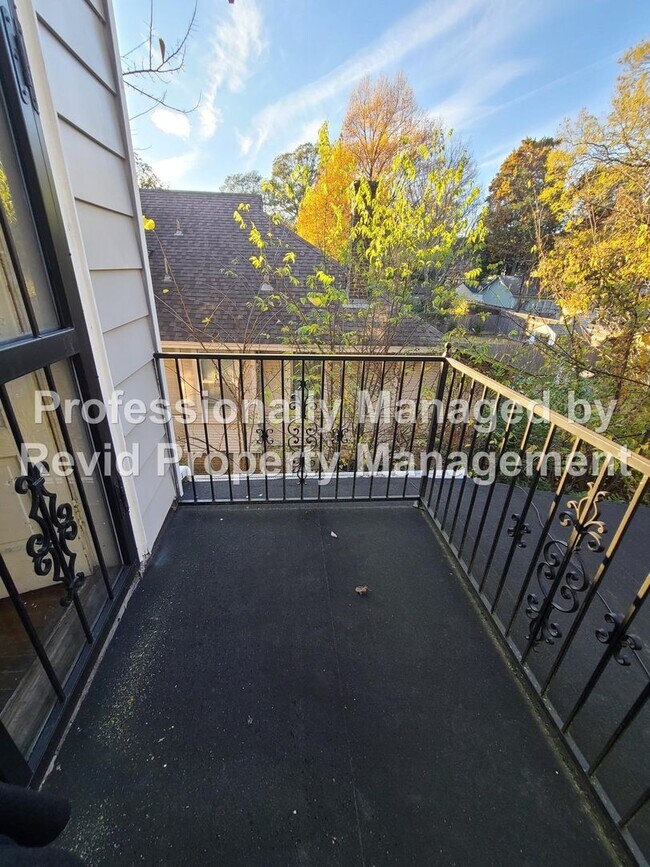 Building Photo - First Month Free on a 13-Month Lease